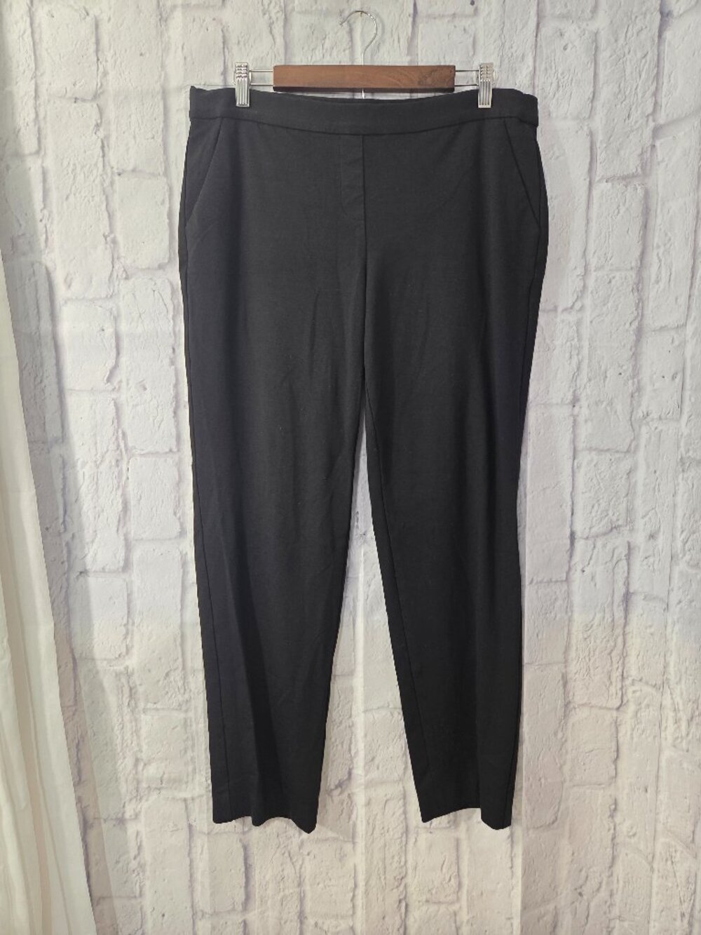 Talbots Size 10 Black Tapered Leg Pull On Classic Business Casual Office Pants
